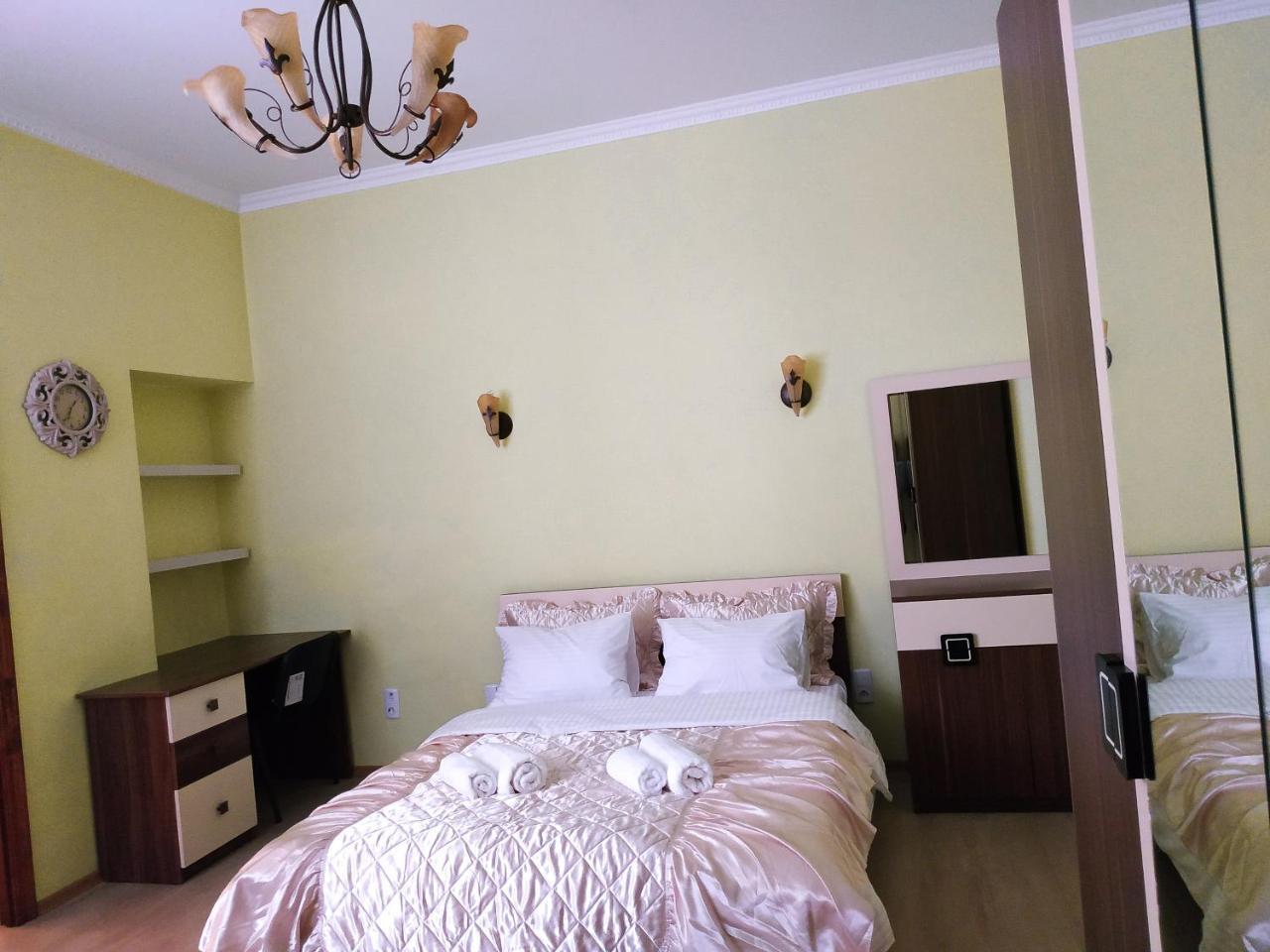 Lviv City Apartment Екстер'єр фото
